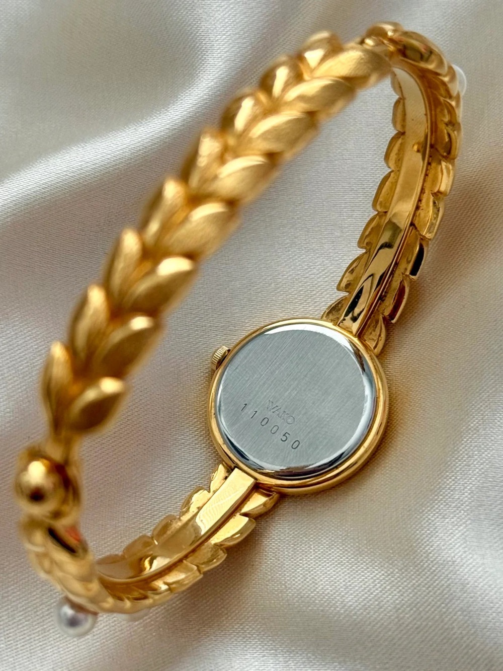 AUTHENTIC VINTAGE WAKO RAFFINÉE MOTHER-OF-PEARL WATCH - Picture 10 of 10